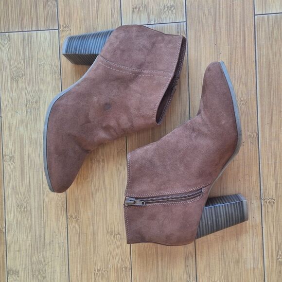Old Navy Vegan Suede Block Heel Booties size 8 Zip Ankle Boots Brown - Picture 5 of 16